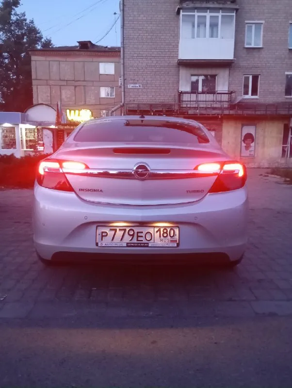 Opel инсигния 13г.1.6 т. Коробка автомат айсин, состояние хорошее, двух зонный климат, память вод. Сидения, подогрев, сидений и руля, вентиляция сидений, магнитола штатная, сенсорная с камерой заднего вида и навигатором кнопка старт-стоп, без ключевой доступ 4х дверей, резина новая, зима новая в подарок, акум новый, ремень ролики помпа новые, генератор перебран, салон как новый, кожа не затертая, кузов в идеале. Цена1,200000₽т. +79494793200
📞 Звоните: +7(949)4793200 - фотография - 5