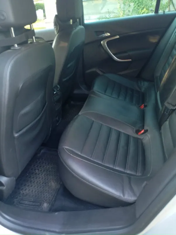 Opel инсигния 13г.1.6 т. Коробка автомат айсин, состояние хорошее, двух зонный климат, память вод. Сидения, подогрев, сидений и руля, вентиляция сидений, магнитола штатная, сенсорная с камерой заднего вида и навигатором кнопка старт-стоп, без ключевой доступ 4х дверей, резина новая, зима новая в подарок, акум новый, ремень ролики помпа новые, генератор перебран, салон как новый, кожа не затертая, кузов в идеале. Цена1,200000₽т. +79494793200
📞 Звоните: +7(949)4793200 - фотография - 7