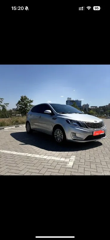 Kia rio iii, 2012 г. В. 1.6at
5 Последних лет в женских руках.
🔹 **Техническое состояние- отличное **
✅ ** Двигатель 1.6** – своевременное то, масло менялось по регламенту.
Обслужил: свечи зажигания brisk, фильтра (воздушный, салонный), масло ngn. 5w30, замена прокладки гбц.
✅ ✅**Коробка передач** – 4-ступенчатый классический автомат (не пинает)
✅ ✅ ✅**Ходовая часть** – полностью обслужена (новые ступичнын подшипники, стойки стабилизатора, сайлент блоки задней балки, рулевые тяги и наконечники, тормозные диски и колодки в круг, супорта обслужены(поршни с/б, пыльники), тормозная жидкость поменяна тормоза на 5+. Сход развал сделан. Чеки на заказ запчастей с яндексмаркет предоставляю в виде qr кода.
✔ **Резина** – летняя (состояние хорошее)
🔹 **Комфорт и доработки:**
🎵 **Качественная аудиосистема ** (есть выход на усилитель), android магнитола (отошел тачскрин, работает с мышью) камера заднего вида, при задней передачи.
🔇 ** Полная шумоизоляция **
🛞 ** Мультируль с кожан
📞 Звоните: +7(949)4453215 - фотография - 2