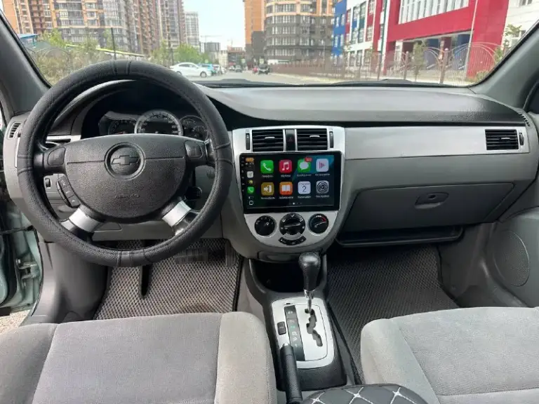 Продам лачети год выпуска 2007. 1.6 автомат ( работает как автомат калашникова ) пробег родной не мотаный 226 тысяч. Автотека зеленая. Кузов в родной краске, не ржавый не гнилой( на передних крыльях не большие вмятины ). Ходовая огонь 🔥. Мотор сухой масло не расходует. Новая рулевая рейка. Кондиционер работают. Салон чистый. Имеются записи по обслуживание автомобиля. Камера заднего вида. Большой планшет. Цена 565 тысяч. Машина в мариуполе. Телефон 📞 +79186931414 - фотография - 7