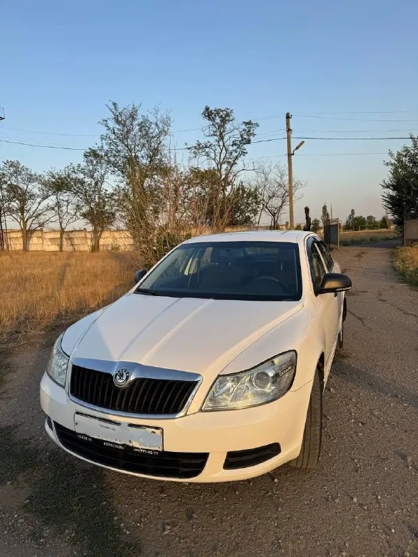 Продам skoda октавию 2013 год на автомате мотор 1.6 mpi. Самое лучшее сочетание двигатель и коробка. Машина в хорошем состоянии. Не стучит не гремит, коробка переключает без пинков, мотор работает без нареканий, салон отличный. Цена 850 торг+79493729980
📞 Звоните: +7(949)3729980 - фотография - 1