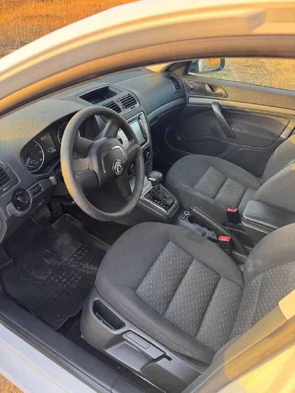 Продам skoda октавию 2013 год на автомате мотор 1.6 mpi. Самое лучшее сочетание двигатель и коробка. Машина в хорошем состоянии. Не стучит не гремит, коробка переключает без пинков, мотор работает без нареканий, салон отличный. Цена 850 торг+79493729980
📞 Звоните: +7(949)3729980 - фотография - 10