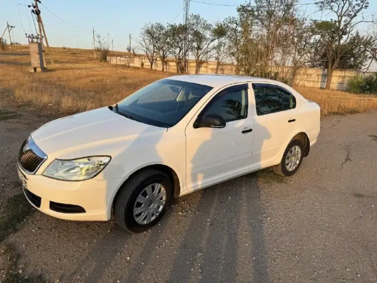 Продам skoda октавию 2013 год на автомате мотор 1.6 mpi. Самое лучшее сочетание двигатель и коробка. Машина в хорошем состоянии. Не стучит не гремит, коробка переключает без пинков, мотор работает без нареканий, салон отличный. Цена 850 торг+79493729980
📞 Звоните: +7(949)3729980 - фотография - 3