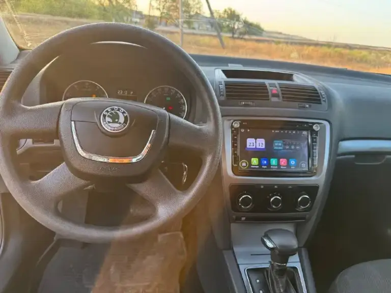 Продам skoda октавию 2013 год на автомате мотор 1.6 mpi. Самое лучшее сочетание двигатель и коробка. Машина в хорошем состоянии. Не стучит не гремит, коробка переключает без пинков, мотор работает без нареканий, салон отличный. Цена 850 торг+79493729980
📞 Звоните: +7(949)3729980 - фотография - 9
