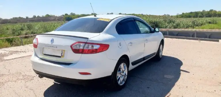 Renault флюенс 2014г. Дв. 1,6 механика. Газ-бензин. Собственник. 730т. Р. Возможен обмен на кроссовер по договорённости. Т.79493209318.
📞 Звоните: +7(949)3209318 - фотография - 3