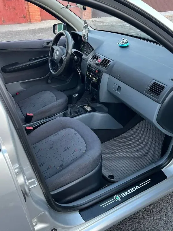 Продам автомобиль, skoda фабия,1.4 16 кл, с кондиционером, 2004 год, 1 владелец, родной пробег 141 тыс, км. Сервисная книжка, два ключа, автомобиль в дтп не участвовал, вложений не требует вообще, двигатель коробка в идеале, по ходовой части всё отлично, кондиционер дует, отдам комплект зимней резины на дисках, качественная музыка, установлено 4 поколения с документами полный порядок. Всем удачных продаж и покупок. Цена 465 000 рублей. Рассмотрю обмен. +79497527174 +79495528834
📞 Звоните: +7(949)7527174 - фотография - 7
