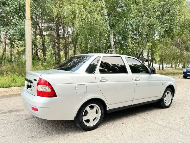 Продам ваз приору 2010 г. В
В изумительном состоянии( авто без дтп).
Стекла все родные, автотека зеленая.
Кузов ровный как струна без вмятин, царапин и без намёка на гниль выглядит шикарно,
Двигатель идеал масло не ест от слова совсем. Не дымит, не троит,
Коробка идеал не хрустит, не выбивает без посторонних звуков.
Ходовка просто отличная. Дно, пороги супер без намёка ржавчину и тем более гниль.
Стаканы, лонжероны швы герметик завод.
Салон шикарный не затертый, не прокуренный сигнализация, музыка usb, aux. Bluetooth.
Машина для тех кто ищет для себя, потому как в очень достойном состоянии.
Цена: 385 торг
Связь со мной: +79494504360
Телеграмм +380714504360
Звоните в любое время, буду рад общению с адекватными людьми
📲 Tg: @no_matter17
📞 Звоните: +7(949)4504360 - фотография - 4
