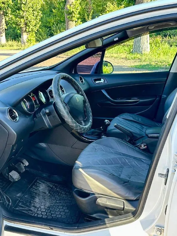 Продам peugeot 308, 1.6 мт, 2009 год, 178.000 км
Машина полностью обслужена, вложений никаких не требует, масла фильтра поменяны
Ходовая взбитая, без проблем
Коробка идеал, механика
Двигатель 1.6 масло не берёт, не дымит, не троит, работает ровно
Кузов без дтп, вид красивый, без косяков
R15 диски на свежей летней резине
Салон опрятный, чистый и ухоженный, без посторонних запахов
Продажа от хозяина, документы в полном порядке, готовы к продажи
Осмотр г. Свердловск
Цена : 420000 рублей + торг реальному покупателю возле капота
Звонить : +79595720880
📞 Звоните: +7(959)5720880 - фотография - 7
