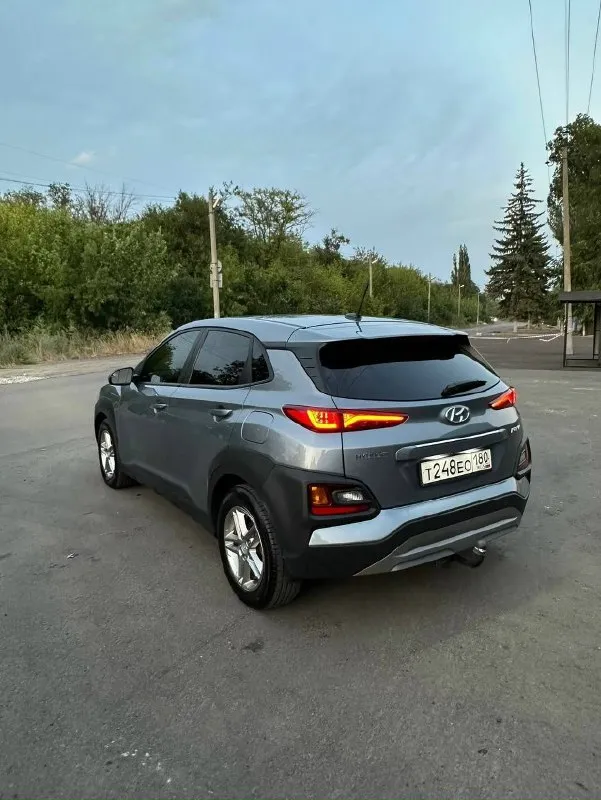Срочно продаю свой автомобиль hyundai kona в отличном состоянии. Год выпуска: 2018. Двигатель: 2.0 коробка: акпп 6- ступенчатый (aisin) передний привод. Пробег: 95.000км ( оригинального ) комплектация: комбинированный салон, круиз контроль, мульти руль, кондиционер, удержание полос, дистронник, стеклоподъемники, мультимедия, электра регулировка зеркал, drive mode select. Летняя резина новая в подарок новая зимняя резина ❄️ вложений никаких не требуется, сел поехал! Документы в полном порядке я хозяин полное переоформление, цена 700 тыс торга нет абсолютно тел 79498971151 есть вотцап и телеграмм по запросу могу сделать видео обзор звоните в любое время
📞 Звоните: +7(949)8971151 - фотография - 1