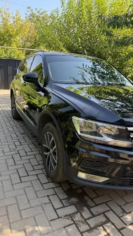 Volkswagen тигуан 2020 г. Полный привод двигатель 2.0 турбо адаптивная коробка asin, без пинков цена: 2.5 🍋 телефон +79498098360 все стёкла родные салон в идеальном состоянии кожа не затёртая состояние на 4+ вся электроника, работает без нареканий 2-х зонный климат контроль круиз, без ключевой доступ, старт-стоп, слепые зоны, мульти руль есть всё для комфортной езды.
📞 Звоните: +7(949)8098360 - фотография - 2