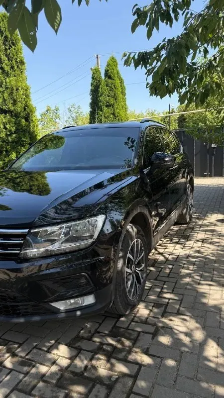 Volkswagen тигуан 2020 г. Полный привод двигатель 2.0 турбо адаптивная коробка asin, без пинков цена: 2.5 🍋 телефон +79498098360 все стёкла родные салон в идеальном состоянии кожа не затёртая состояние на 4+ вся электроника, работает без нареканий 2-х зонный климат контроль круиз, без ключевой доступ, старт-стоп, слепые зоны, мульти руль есть всё для комфортной езды.
📞 Звоните: +7(949)8098360 - фотография - 3