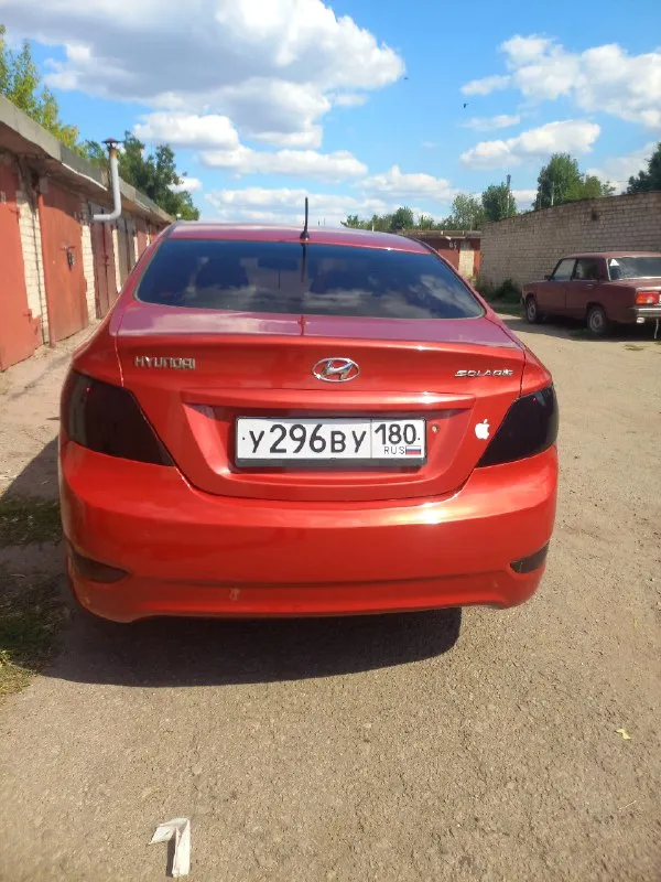Продам hyundai solaris (hyundai солярис) 2012 г, 240тыс. Пробег. Я хозяин, полное переоформление. Двигатель 1.6 акпп, работает отлично. По технике вопросов нет. Салон в хорошем состоянии. Кондиционер и все остальные опции работают исправно. Сигнализация с автозапуском. Езжу каждый день. Два комплекта резины. Есть небольшие моменты по лкп, ржавчины и гнили нет! Днище в идеале.
Цена 750тыс руб, торг возле машины.
Автомобиль находится в горловке. Возможен обмен на авто дешевле.
+79497944396
📞 Звоните: +7(949)7944396 - фотография - 3