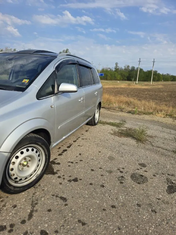Продам 7-ми местный авто zafira b 2005года
В авто установлен бензиновый двигатель объемом 2.2литра в связке с 6-ст мкпп
Из опций:
Датчик света/дождя
Круиз контроль
Панорамная крыша
Подогрев зеркал
Система (hsa)
Кондиционер
Аbs
По птс я первый хозяин фактически 3ий
Осмотр город торез
Цена: 700тыс руб
Тел: +79494934126
📲 Tg: @navi911
📞 Звоните: +7(949)4934126 - фотография - 9