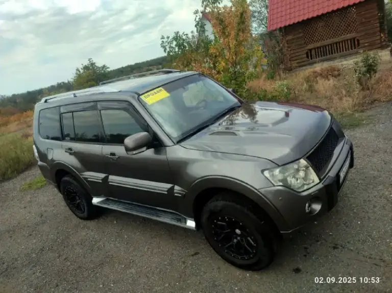 Продам крепкий, надёжный автомобиль. Паджеро вагон 4 2010 г. В с самым надёжным мотором 3.0 бензин. Установлен дорогой газ и вписан в птс, автомат уже рестайлинговый 5ти ступенчатый, с полным приводом и блокировкой дифференциала. В полной комплектации :черный кожаный салон, подогревы сидений, двух зонный климат. Стоит усиленная подвеска kyb scorched4.установлен андроид с навигацией, музыка rock ford. Машина обесшумлена и обработана на сервисе с гарантией. Машина местная официальная европейка не пригон, с двумя печками и двумя кондерами. Полностью обслужена, передняя часть и проблемные места в броне пленке. Два комплекта колес, зима на оригинальных выкрашенных порошковой краской дисках. Один хозяин в птс. Цена 1.850. Г. Снежное +79494246912
📲 Tg: серега
📞 Звоните: +7(949)4246912 - фотография - 1