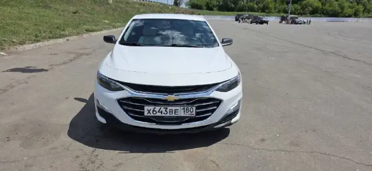 Chеvrоlet mаlibu 2020 г. В. Двигатель 1.5, 160 л. С. , 104 тыс км пробег оригинальный.
Продам большой, красивый, американский седан. В отличном состоянии.
Я первый владелец в рф, пригонял себе год назад. Обслуживал по регламенту, масло каждые 7 тыс км. ,
Недавно поменял масло в коробке. Ни когда не подводила, ошибок, поломок небыло! Расход радует 6-9 л на 100 км. Средний расход 7,8.
Бесключевой доступ, саrрlаy, аndrоid аutо, датчик света, круиз контроль, система start-stop, датчики давления в шинах! Резина зимняя в подарок!
Присутствует скол на лобовом стекле от камешка, небольшая царапина на заднем бампере. Осмотр г. Донецк (донской, цветочный) пару раз в месяц езжу в ростов.
Специально на смотрины не езжу! Торг не большой, при осмотре! +79493762242
Цана 1 230000 руб. - фотография - 1