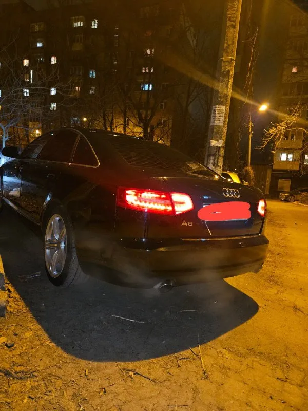 Ауди а6 2010г.
270 Л. С. Двигатель 3.2
Пробег 260 км.
Состояние по ходовой отличное, масла и фильтры менялись во время - последний раз 2тыс. Км назад.   Есть проблемы по кузову. Донецк
1.1 Млн + адекватный торг
+79493146094 - фотография - 2