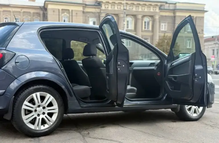 В продаже: opel astra h
Двигатель : 1.8
Пробег : 250.000 км родной
Год: 2006
Трансмиссия : механика
Привод : передний
В хорошей комплектации
Центральный замок
Гур
Электро-стеклоподъемники передние
Климат-контроль
Авто никаких вложений не требует
Масло от замены до замены не доливаю
Дно, пороги, без дыр и гнили
Все возрастные моменты видно на фото
Ходовая часть обслужена
Двс и кпп работает отлично
Все стекла родные
Юридически чистое авто
Помощь в переоформлении
Цена : 415.000р
Торг реальному покупателю
Осмотр г. Донецк
📲 +7(949)445-35-30
📲 Tg: @ku4eryviy001
📞 Звоните: +7(949)4453530 - фотография - 4