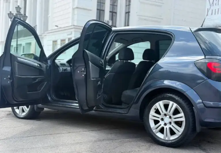 В продаже: opel astra h
Двигатель : 1.8
Пробег : 250.000 км родной
Год: 2006
Трансмиссия : механика
Привод : передний
В хорошей комплектации
Центральный замок
Гур
Электро-стеклоподъемники передние
Климат-контроль
Авто никаких вложений не требует
Масло от замены до замены не доливаю
Дно, пороги, без дыр и гнили
Все возрастные моменты видно на фото
Ходовая часть обслужена
Двс и кпп работает отлично
Все стекла родные
Юридически чистое авто
Помощь в переоформлении
Цена : 415.000р
Торг реальному покупателю
Осмотр г. Донецк
📲 +7(949)445-35-30
📲 Tg: @ku4eryviy001
📞 Звоните: +7(949)4453530 - фотография - 5