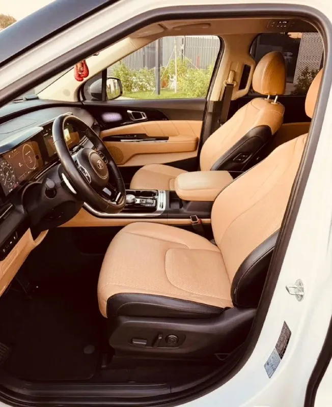 Продам кросвен премиум класса kia carnival 2021 года 2.2 дизель 202 л. С полноценный и надежный автомат 8 ступеней самая максимальная комплектация топ signature 9 мест не путайте с другими комплектациями это разные авто и так пригонял год назад из корее я хозяин на меня оформлена авто состояние нового без дтп вся в родне с оригинальным пробегом 95000 тысяч 100% полы и пороги еще в заводской пленке обслужена все масла фильтра обслуженный у официального дилера есть. Чеки техническое состояние авто без вложений обсолютно
На фото написал что есть в комплектации но не все писать много и все не упомнишь два комплекта колес больше фото пишите телеграмм вацап цена 4,500000 +79493894195 +79613916172 - фотография - 10