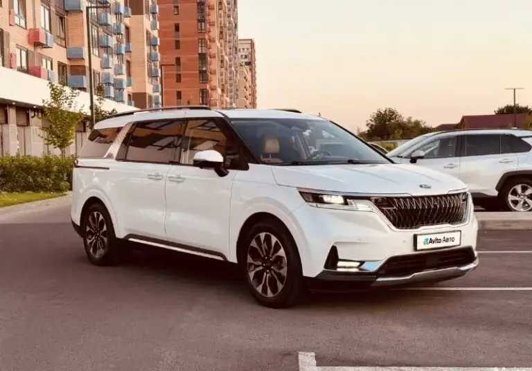 Продам кросвен премиум класса kia carnival 2021 года 2.2 дизель 202 л. С полноценный и надежный автомат 8 ступеней самая максимальная комплектация топ signature 9 мест не путайте с другими комплектациями это разные авто и так пригонял год назад из корее я хозяин на меня оформлена авто состояние нового без дтп вся в родне с оригинальным пробегом 95000 тысяч 100% полы и пороги еще в заводской пленке обслужена все масла фильтра обслуженный у официального дилера есть. Чеки техническое состояние авто без вложений обсолютно
На фото написал что есть в комплектации но не все писать много и все не упомнишь два комплекта колес больше фото пишите телеграмм вацап цена 4,500000 +79493894195 +79613916172 - фотография - 2
