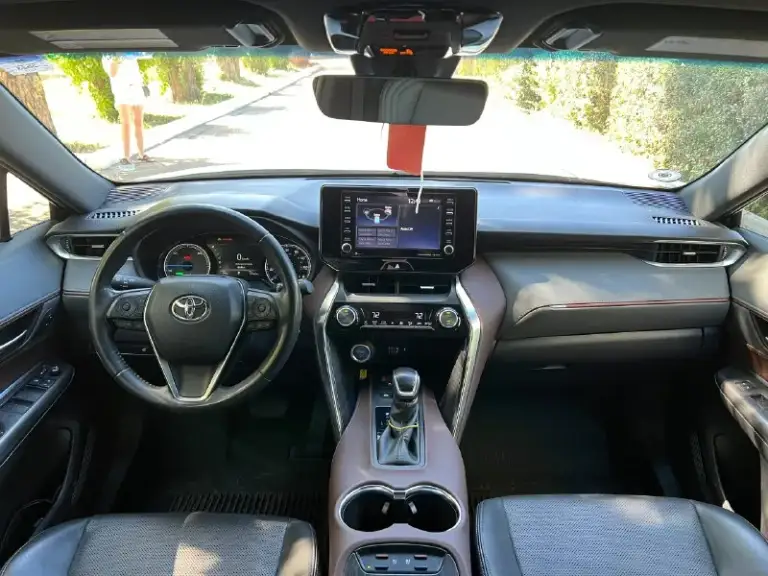 В продаже toyota venza
Год: 2021
Пробег: 125.000 км.
Двигатель: 2.5 гибрид
Привод: полный
Машина в отличном состоянии, привозили лично для себя
Я первый владелец в рф
Смешной расход 6 литров
Полный бак 55 литров хватает на 700+ км
Замена масла, фильтров каждые 7.000 км
Сейчас только после то
Климат контроль, эл. Зеркала, складывание зеркал, эл. Регулировка сидений, память сидений, подогрев и вентиляция сидений, подогрев руля, эл. Регулировка положения руля, мультируль, кнопка start/stop, бесключевой доступ, беспроводная зарядка, электропривод багажника, электро ручник, auto hold, два комплекта ключей
Удержание в полосе и многое другое.
Так же новая летняя резина kumho, проехал на ней только 300км
Так же новая зимняя резина ikon(nokian)
Цена: 3.850.000₽
Телефон: +79497390987
📞 Звоните: +7(949)7390987 - фотография - 6