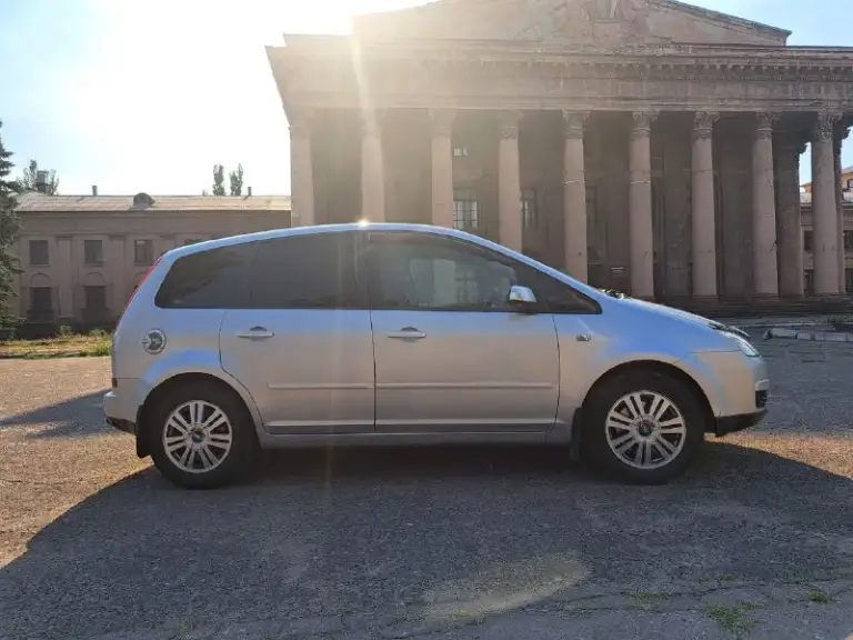 Ford c-max 2007 г. В. Автомобиль в отличном состоянии, родной пробег 211 тыс. Км. Бережная эксплуатация и своевременное обслуживание. Без дтп, последние 7 лет находится в одной семье. Комплектация: •2.0 л (145 л. С. ) •мкпп 5 ст. •2-ух зонный климат контроль •электрорегулировка и подогрев передних сидений •обогрев заднего стекла •установлено гбо, официально вписано в птс ( с текущими ценами на бензин очень большая экономия) •4 электростеклоподъемника •электорегулировка боковых зеркал •комплект летней резины на литых дисках и зимней на штампах •гидроусилитель руля •андроид магнитола •2 комплекта ключей любые проверки за ваш счёт. Цена 660 тыс. Руб, все разговоры о возможном разумном и обоснованном торге, только около автомобиля при покупке номер телефона +79493160813, телеграмм на этот же номер осмотр г. Макеевка
📞 Звоните: +7(949)3160813 - фотография - 3