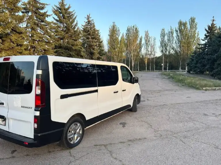 Продам renault traffic 3 long 8+1 2015года, 1,6 мкп 6ст! 252000 родного пробега!!два ключа! Машина вся в родном окрасе!без дтп, без штрафов и запретов!
Из последнего что делали:
-Замена радиатора;
-Замена охлаждающей жидкости;
-Перебрана ходовая часть;
-Проведены работы по ремонту рулевой рейк;
-Новый акб;
-Тормоза brembo;
-Заменено сцепление;
-Цепь грм;
В автомобиле дополнительно установлена магнитола tyes с регистратором, а также сигнализация starline с автозапуском и gps.
Машина полностью обесшемлена. Есть кондиционер, круиз контроль, электро-стеклоподъемники, камера заднего вида, парктроник. В автомобиле, есть все для комфортного вождения, т. К. Делал под себя. Осмотр горловка, енакиево!!
Цена 1млн800тыс/₽!!! Торг уместен!
Все вопросы по телефону +7949 516 00 23 (есть telegram)
📞 Звоните: +7(949)5160023 - фотография - 3