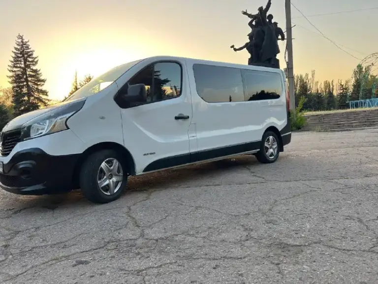 Продам renault traffic 3 long 8+1 2015года, 1,6 мкп 6ст! 252000 родного пробега!!два ключа! Машина вся в родном окрасе!без дтп, без штрафов и запретов!
Из последнего что делали:
-Замена радиатора;
-Замена охлаждающей жидкости;
-Перебрана ходовая часть;
-Проведены работы по ремонту рулевой рейк;
-Новый акб;
-Тормоза brembo;
-Заменено сцепление;
-Цепь грм;
В автомобиле дополнительно установлена магнитола tyes с регистратором, а также сигнализация starline с автозапуском и gps.
Машина полностью обесшемлена. Есть кондиционер, круиз контроль, электро-стеклоподъемники, камера заднего вида, парктроник. В автомобиле, есть все для комфортного вождения, т. К. Делал под себя. Осмотр горловка, енакиево!!
Цена 1млн800тыс/₽!!! Торг уместен!
Все вопросы по телефону +7949 516 00 23 (есть telegram)
📞 Звоните: +7(949)5160023 - фотография - 4