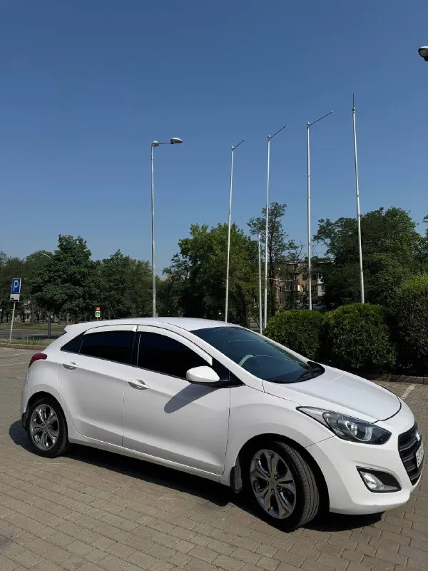 Продам hyundai elantra 2015г.
Кузов хетчбэк
Двигатель 2.0 бензин.
Автоматическая кпп
Пробег 90т. Км.
Продаю собственную машину, очень ухоженна, в идеальном состоянии, в заводском окрасе.
Полная комплектация, мультируль, двухзонный климат контроль. Датчик давления в шинах. Круиз-контроль. Обогрев сидений, зеркалов и лобовое. Полный электропакет.
Цена 1 300 000 руб.
Донецк
Телефон +79493455210
+79885442858 (Ватсап)
📲 Tg: @m_arina9
📞 Звоните: +7(949)3455210 - фотография - 2