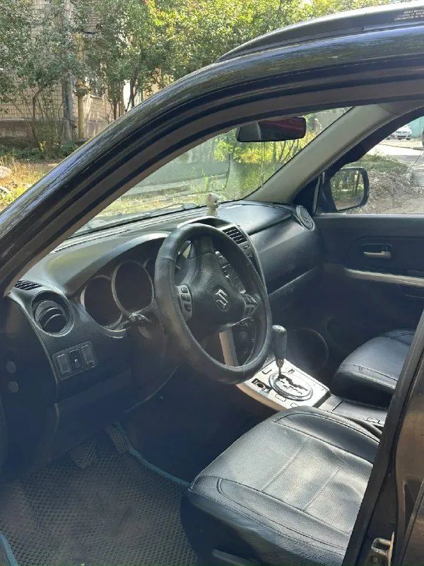 Suzuki 2008 год 2.8 акпп на полном ходу, нужно обслуживать ходовую, по кузову есть дефекты (не критично), больше расскажу по телефону, цена 550т. Р торг +79495256647 донецк
📞 Звоните: +7(949)5256647 - фотография - 6