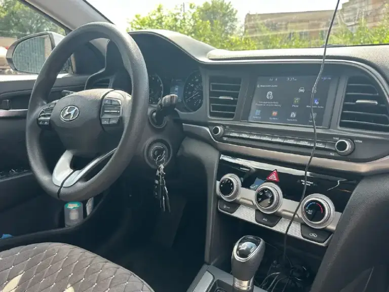 Продам hyundai элантра, 2019 год, мотор 2 литра надежный атмосферник 150 л. С. , коробка автомат классический гидротрансформатор компании айсин, пробег реальный 39 тыс. Км, стекла все родные, безопасность на месте, три режима спорт, эко, стандарт из опций: - круиз; -контроль слепых зон в зеркалах; - датчики давления шин; - контроль удержания в полосе; - камера заднего вида, аукс, блютус и многое другое. Два комплекта резины зима, лето-мишилен (германия) в идеале, очень красивый цвет белый перламутр. По тех состоянию ходовки, салона, кузова и прочие описывать нет смысла так как состояние нового авто с реальным пробегом. Авто абсолютно не требует вложений, любые проверки. Очень мягкий, комфортный, приемистый автомобиль, расход по городу 8-9 литров! Я собственник, учет днр, цена 1.700тыс. Руб. +79495298854
📞 Звоните: +7(949)5298854 - фотография - 6