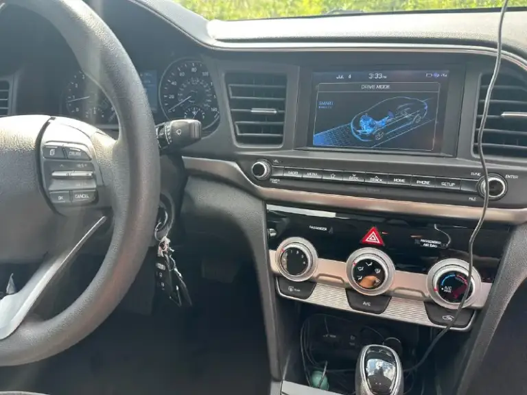 Продам hyundai элантра, 2019 год, мотор 2 литра надежный атмосферник 150 л. С. , коробка автомат классический гидротрансформатор компании айсин, пробег реальный 39 тыс. Км, стекла все родные, безопасность на месте, три режима спорт, эко, стандарт из опций: - круиз; -контроль слепых зон в зеркалах; - датчики давления шин; - контроль удержания в полосе; - камера заднего вида, аукс, блютус и многое другое. Два комплекта резины зима, лето-мишилен (германия) в идеале, очень красивый цвет белый перламутр. По тех состоянию ходовки, салона, кузова и прочие описывать нет смысла так как состояние нового авто с реальным пробегом. Авто абсолютно не требует вложений, любые проверки. Очень мягкий, комфортный, приемистый автомобиль, расход по городу 8-9 литров! Я собственник, учет днр, цена 1.700тыс. Руб. +79495298854
📞 Звоните: +7(949)5298854 - фотография - 8
