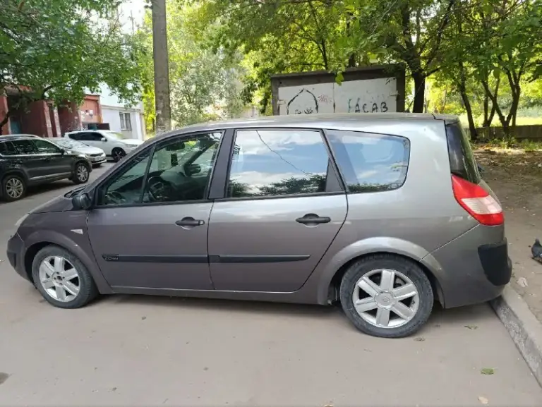 Продам срочно renault сценик 2004 год. Двигатель 2. Л коробка механика 6 ст. Стоит газ евро 4. Машина в идеальном состоянии. Ходовая вся новая от а до я двигатель - коробка тоже. Машина 7 местная. Косяки видно на фото проблема с порогом на шиномонтаже поставили домкрат не правильно на крыше полезла краска. В машину было в лодино более 230 тыс. Рублей. Звоните всё расскажу. Машина пригонялась с финляндии 2019 году. +7-949-023-98-98 цена 530.000
📲 Tg:. ...
📞 Звоните: +7(949)0239898 - фотография - 1