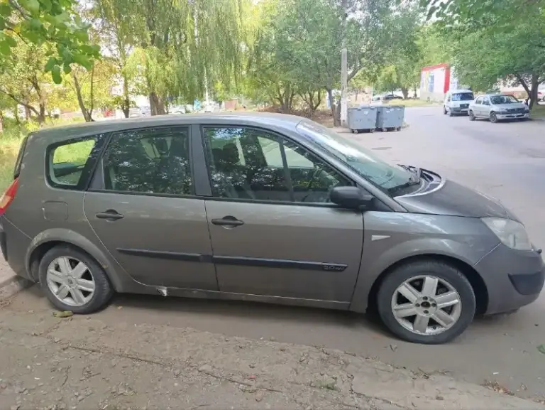 Продам срочно renault сценик 2004 год. Двигатель 2. Л коробка механика 6 ст. Стоит газ евро 4. Машина в идеальном состоянии. Ходовая вся новая от а до я двигатель - коробка тоже. Машина 7 местная. Косяки видно на фото проблема с порогом на шиномонтаже поставили домкрат не правильно на крыше полезла краска. В машину было в лодино более 230 тыс. Рублей. Звоните всё расскажу. Машина пригонялась с финляндии 2019 году. +7-949-023-98-98 цена 530.000
📲 Tg:. ...
📞 Звоните: +7(949)0239898 - фотография - 6