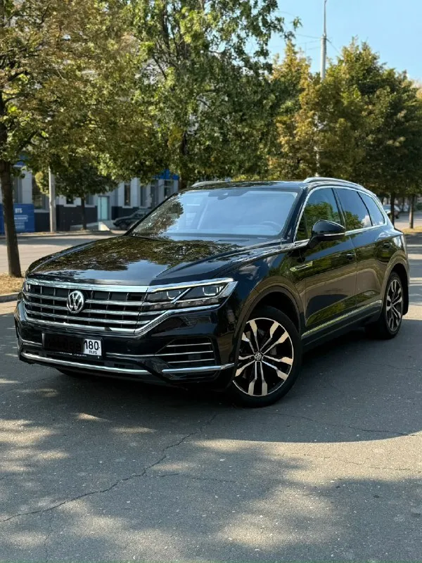Volkswagen touareg 2018 год 3-л пробег :160 тысяч 286-🐎 2-ключа машина покупалась в украине колеса r20,зима на дисках r19(резина хорошая) бесключевой доступ на 4-х дверях открытие багажника взмахом ноги память настроек водительского сиденья- активное шасси с пневмоподвеской—регулировка руля—навигационная система disсоvеry рrеmium ( пробки, распознавания знаков и камер)—электропривод крышки багажника—расширенная отделка кожей наппа включая торпедо и карты дверей—электроподогрев: сидений, руля, форсунок омывателя—зимний пакет—полностью светодиодные адаптивные фары маtriх—усиленный воздухоочиститель—система автоматической парковки—омыватель фар—активный круиз-контроль (дистроник)—удержание по полосе, подруливание, избежание столкновений проекция на лобовое стекло весь в родне, морда в броне ! Цена :4 650 000 торг реальному 📲+79493619310 осмотр макеевка.
📞 Звоните: +7(949)3619310 - фотография - 1
