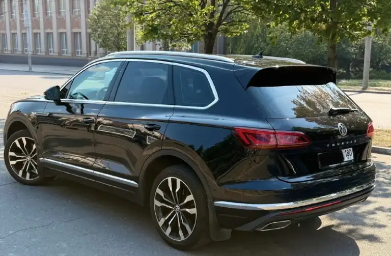 Volkswagen touareg 2018 год 3-л пробег :160 тысяч 286-🐎 2-ключа машина покупалась в украине колеса r20,зима на дисках r19(резина хорошая) бесключевой доступ на 4-х дверях открытие багажника взмахом ноги память настроек водительского сиденья- активное шасси с пневмоподвеской—регулировка руля—навигационная система disсоvеry рrеmium ( пробки, распознавания знаков и камер)—электропривод крышки багажника—расширенная отделка кожей наппа включая торпедо и карты дверей—электроподогрев: сидений, руля, форсунок омывателя—зимний пакет—полностью светодиодные адаптивные фары маtriх—усиленный воздухоочиститель—система автоматической парковки—омыватель фар—активный круиз-контроль (дистроник)—удержание по полосе, подруливание, избежание столкновений проекция на лобовое стекло весь в родне, морда в броне ! Цена :4 650 000 торг реальному 📲+79493619310 осмотр макеевка.
📞 Звоните: +7(949)3619310 - фотография - 3