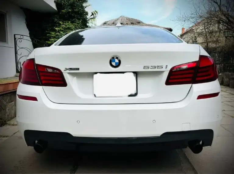 Продам bmw f10 535 xdrive(бмв ф10)
2013 Год
  -3.0 Бензин
  -Полный привод
  - Пробег 170т км
Заводской м -пакет, резина всесезон michelin, диски r19 м
Черный потолок, shadow line, адаптивный ксенон, все сиденья и руль с подогревом,
Люк, электропривод багажника, бесключевой доступ, старт стоп, hi-fi музыка 
,Цена 1.800.000 (хороший торг)отличное состояние, яркая, красивая(хороший торг, реальному покупателю) 
+79900243209 - фотография - 2