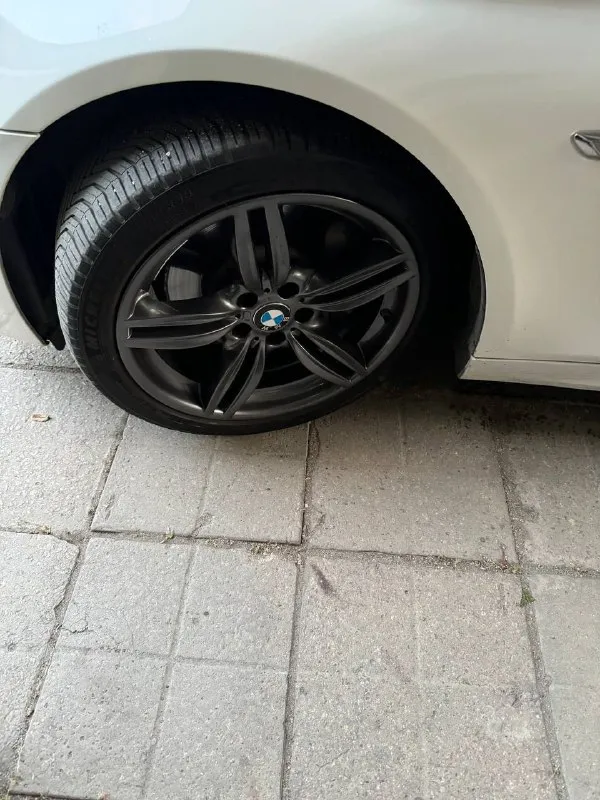 Продам bmw f10 535 xdrive(бмв ф10)
2013 Год
  -3.0 Бензин
  -Полный привод
  - Пробег 170т км
Заводской м -пакет, резина всесезон michelin, диски r19 м
Черный потолок, shadow line, адаптивный ксенон, все сиденья и руль с подогревом,
Люк, электропривод багажника, бесключевой доступ, старт стоп, hi-fi музыка 
,Цена 1.800.000 (хороший торг)отличное состояние, яркая, красивая(хороший торг, реальному покупателю) 
+79900243209 - фотография - 3