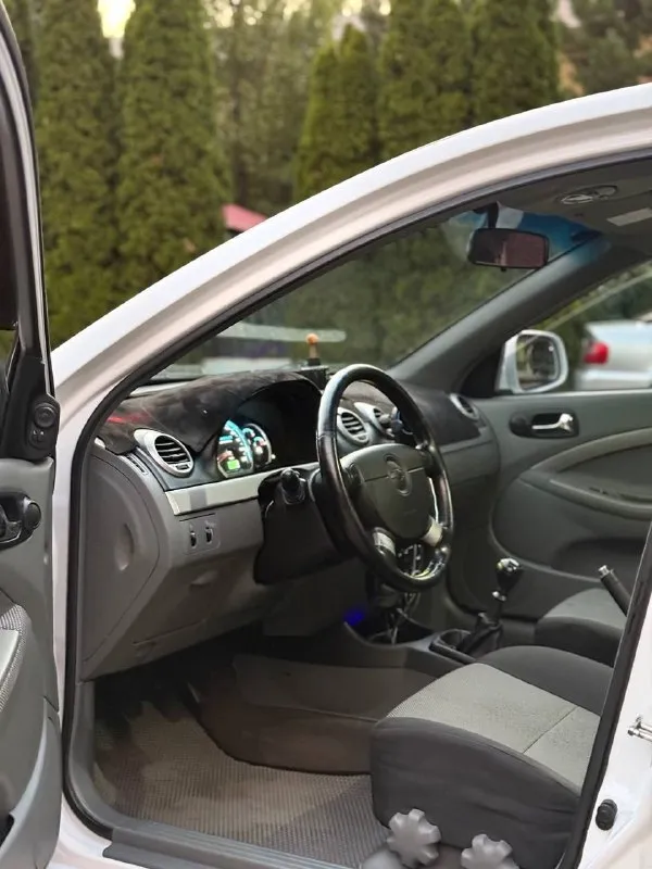 Продам chevrolet lacetti 2012 года выпуска!
За автомобиль абсолютно не стыдно, бережная эксплуатации, в идеально состоянии как технически так и внешне! Двигатель 1.6 полностью обслужен как и кпп, без каких либо посторонних скрипов, бряков и прочего! Ходовая также без посторонних шумов. Установлен хороший свет, андроид монитор, и приятная музыка.
Юридически полностью чистый авто, также возможен обмен и продажа в кредит!
Осмотр донецк
Цена: 530.000 ₽, быстрому покупателю торг!
☎️ +7 (949) 742-53-98
📞 Звоните: +7(949)7425398 - фотография - 9