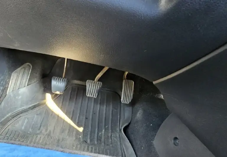 Продаю chevrolet aveo (2011 год)
Объём двигателя - 1.5
Мощность - 86 л. С.
Топливо - бензин
Коробка - механика
Пробег- 72000
Машина хорошая для своих лет, заменен ремень грм, датчики, новые стойки. Масло не жрёт, скорость переключается идеально, не бьет, не дымит, не коптит, дно хорошее.
Центральный замок, стоит сигнализация, 2 пары ключей.
Являюсь вторым владельцем (2 года на мне), ездили аккуратно.
Птс - российский учёт, 180 регион.
Машина без дтп, штрафов, запретов, в такси не была, использовалось как семейное авто.
Причина продажи - покупка другой машины.
Машина находится в макеевке, пос. Ханженково.
По всем интересующим вопросам звоните +79885635803 с 09:00 до 21:00.
Цена 600 000 р. , разумный торг возле капота.
📞 Звоните: +7(988)5635803 - фотография - 8