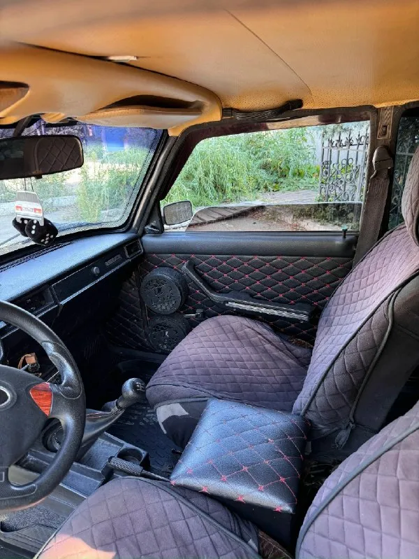 Продам ваз 2105,абсолютно живая машина, дно целое, , мотор 1,6коробка 5ти ступка, громкая музыка, 8динамиков ( 2 усилка,1 саб) сигнализация есть, на полном ходу, доедет куда угодно, постоянный учет, я хозяин машина находится в г. Донецк, кировский район цена 150 ( хороший торг у капота ) +79493577197
📞 Звоните: +7(949)3577197 - фотография - 2
