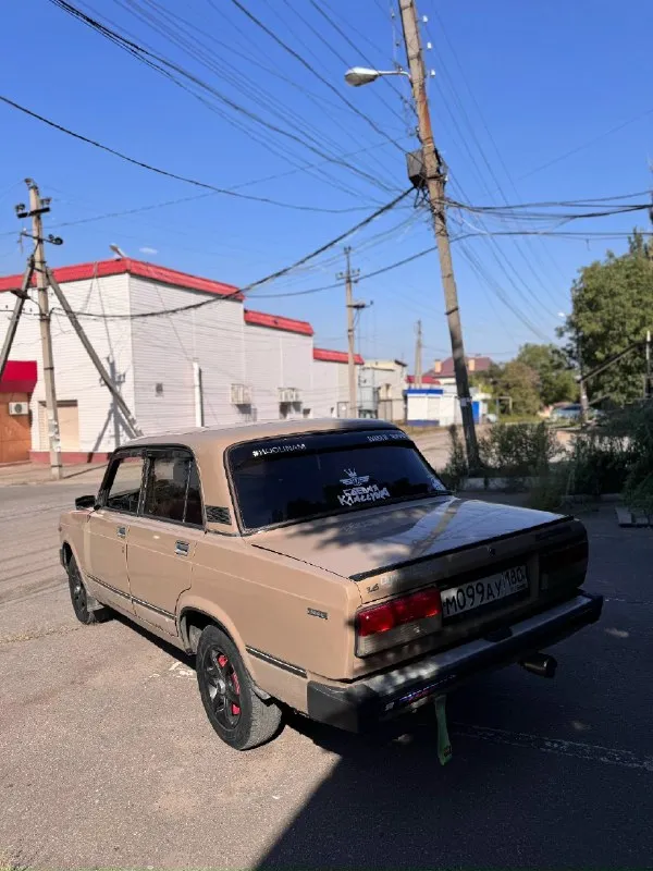 Продам ваз 2105,абсолютно живая машина, дно целое, , мотор 1,6коробка 5ти ступка, громкая музыка, 8динамиков ( 2 усилка,1 саб) сигнализация есть, на полном ходу, доедет куда угодно, постоянный учет, я хозяин машина находится в г. Донецк, кировский район цена 150 ( хороший торг у капота ) +79493577197
📞 Звоните: +7(949)3577197 - фотография - 3