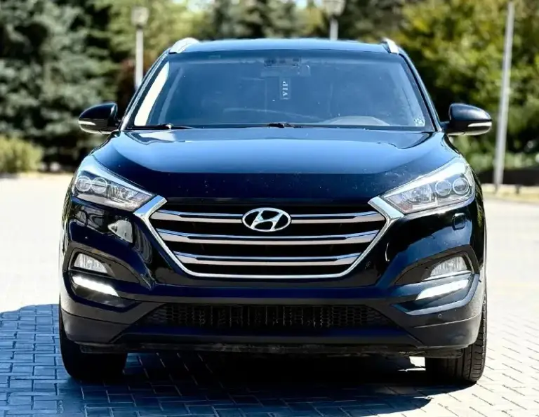 В продаже
Комфортный удобный
Hyundai tucson
Рейсталинг lux max
Эксплуатация с 2017 года
Двигатель 2.0 бензин
Коробка автоматическая
Пробег родной 134 тыс км.

Автомобиль в хорошем состоянии живой !!!
В ближайшем времени не требует вложений !!!
Кузов весь в заводском
Окрасе в оригинале !!!
Пред максимальная комплектация,
Бесключевой доступ start-stop
Ухоженный кожаный салон,
Датчики света, и дождя,
Подогревы всех сидений,
Подогрев зеркал и стекл,
Полный электропакет,
Большая мультимедиа,
Блютус громкая связь,
Новые летние шины,
Два пульта два ключа,
И многое другое !

С документами полный порядок,
Могу присутствовать мрэо для,
Полного переоформления,
Продажа от собственника,
Автотека полностью зелень 🌿

Г. Донецк, ленинский район)
‼️Цена 1.695:000 тыс. Руб ‼️
Срочно нужны финансы срочно
В связи с покупкой квартиры
Таких авто единицы достойный
Остальные вопросы по
Номеру тел. Есть телеграмм ⤵️
+79493969855 Руслан ☎️ - фотография - 2