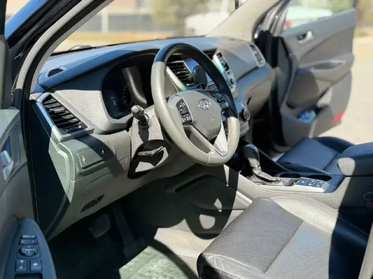 В продаже
Комфортный удобный
Hyundai tucson
Рейсталинг lux max
Эксплуатация с 2017 года
Двигатель 2.0 бензин
Коробка автоматическая
Пробег родной 134 тыс км.

Автомобиль в хорошем состоянии живой !!!
В ближайшем времени не требует вложений !!!
Кузов весь в заводском
Окрасе в оригинале !!!
Пред максимальная комплектация,
Бесключевой доступ start-stop
Ухоженный кожаный салон,
Датчики света, и дождя,
Подогревы всех сидений,
Подогрев зеркал и стекл,
Полный электропакет,
Большая мультимедиа,
Блютус громкая связь,
Новые летние шины,
Два пульта два ключа,
И многое другое !

С документами полный порядок,
Могу присутствовать мрэо для,
Полного переоформления,
Продажа от собственника,
Автотека полностью зелень 🌿

Г. Донецк, ленинский район)
‼️Цена 1.695:000 тыс. Руб ‼️
Срочно нужны финансы срочно
В связи с покупкой квартиры
Таких авто единицы достойный
Остальные вопросы по
Номеру тел. Есть телеграмм ⤵️
+79493969855 Руслан ☎️ - фотография - 7