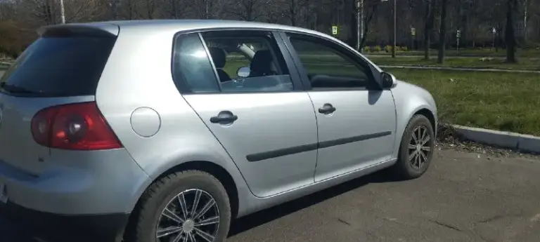 Продам свой гольф 5 1.6 8кл,2004 год, пробег 204463,коробка акпп 6 ступка, в данный момент проблема мотор дымит колец нет и жрет масло, отсутствует задняя банка выхлопа сгнила, по ходовке тоже нужно делать, задний правый порожек нужно латку поставить там прогнило, не открывается задняя правая дверь много что заменено, по документам я собственник, оформление как удобно хоть доверка, хоть мрэо, осмотр только в пролетарском районе, щетинено, караван, цена 420 тыс руб без торга, номер тел +79493961322 виталий телеграмм @vitalij_992
📞 Звоните: +7(949)3961322 - фотография - 6