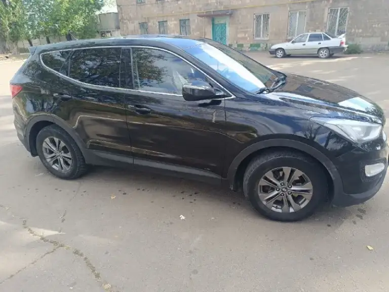 Продаётся !!!!
Hyundai santa fe ( hyundai сантафе)
Год выпуска:2013
Двигатель 2.4 бензин, работает идеально.
Кпп:автомат, работает идеально
Пробег: 235 тыс.
Камера заднего хода, парктроник, подогрев передних сидений и т. Д. .
Два ключа, очень хорошая зимняя резина.
Машина без дтп.
Машина в отличном техническом состоянии, обслужена и готова к ежедневной эксплуатации!!!
Осмотр г. Харцызск +79493183071
Цена: 1,5 млн. Рублей.
📲 Tg: александр
📞 Звоните: +7(949)3183071 - фотография - 2