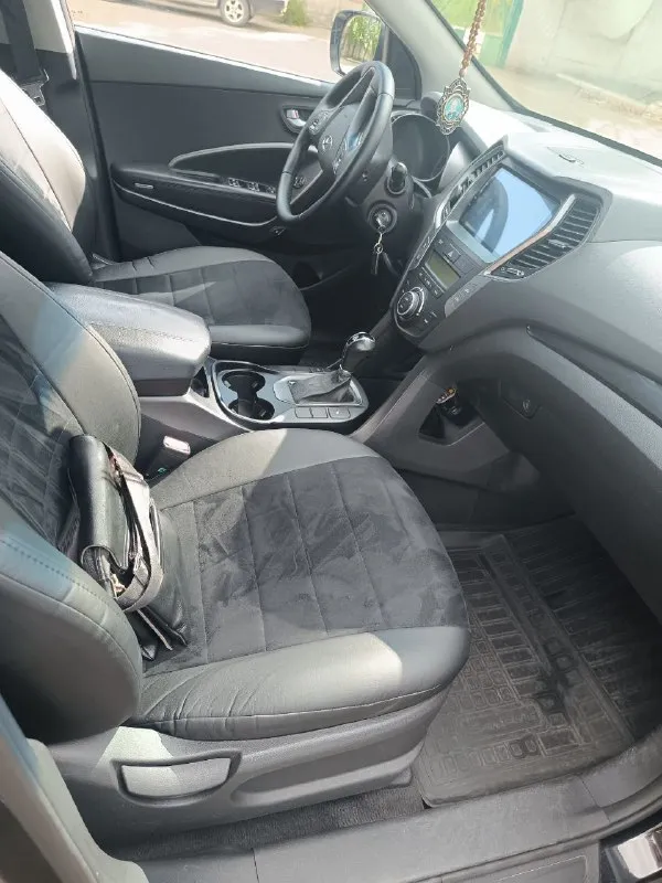 Продаётся !!!!
Hyundai santa fe ( hyundai сантафе)
Год выпуска:2013
Двигатель 2.4 бензин, работает идеально.
Кпп:автомат, работает идеально
Пробег: 235 тыс.
Камера заднего хода, парктроник, подогрев передних сидений и т. Д. .
Два ключа, очень хорошая зимняя резина.
Машина без дтп.
Машина в отличном техническом состоянии, обслужена и готова к ежедневной эксплуатации!!!
Осмотр г. Харцызск +79493183071
Цена: 1,5 млн. Рублей.
📲 Tg: александр
📞 Звоните: +7(949)3183071 - фотография - 7