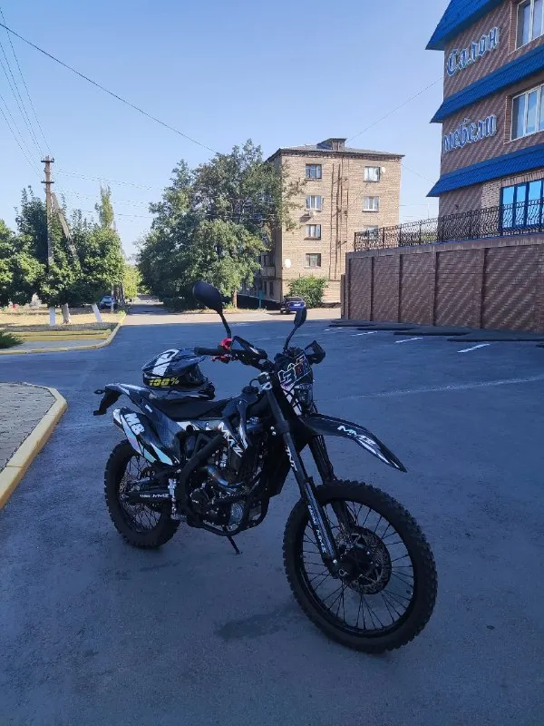 Продам эндуро mmz m8 двигатель 174mn-5a, 300 кубов, водяное охлаждение 30 л. С. .
Пробег 1290 км. (41 м. Ч).
Покупался новым в феврале.
Обкатку проходил бережно, масло менялось 5/5/5/10/15.
Цена 190к (торг), вместе со шлемом. (hizer)
Г. Красный луч
+79591884538 Никита
📞 Звоните: +7(959)1884538 - фотография - 2