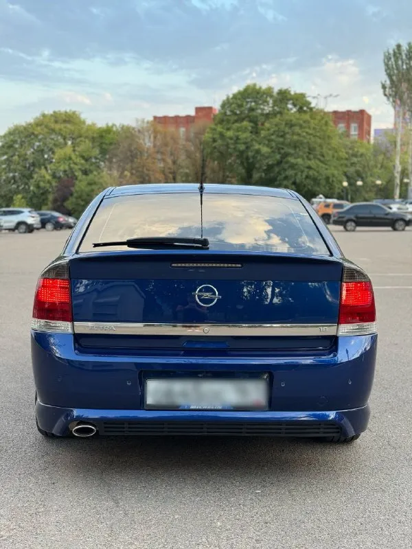 Продам: opel vectra в заводском обвесе ops!
2008 Года выпуска.
Объем: 1,8
✅ Кузов автомобиля совершенно без следов коррозии. Все стекла родные, включая лобовое.
✅ Обслужен от и до.
За последние 10 тыс. Км. Были следующие замены: комплект сцепления (диск, корзина, выжимной). Новые задние стойки. Амортизаторы. Перебран компрессор кондиционера и часть патрубков. Так же ранее перебиралась вся ходовая часть, подвеска - идеальная, без как-либо стуков. Замена тормозных дисков зад/перед и колодок.
За автомобилем тщательно следили и ухаживали. Средств и времени не жалелось. Двигатель, мкп - без каких-либо нареканий. Салон в идеальном состоянии для своих лет.
Комплектация максимальная, ксенон, адаптивный свет (линза поворачивается за направлением руля + дополнительная лампа включающаяся при повороте). Двухзонный климат. Мультируль. Круиз конктроль. Датчик света и дождя. Складывающиеся зеркала. Подогревы сидений.
✅ Новая летняя резина hankook. Так же зимний комплект.
Цена: 735 ₽ торг
+79496064451
Донецк - фотография - 2