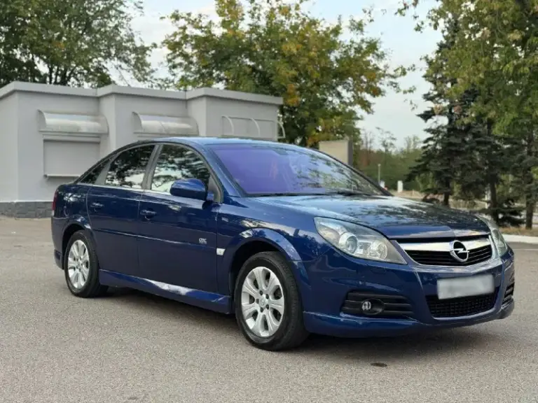Продам: opel vectra в заводском обвесе ops!
2008 Года выпуска.
Объем: 1,8
✅ Кузов автомобиля совершенно без следов коррозии. Все стекла родные, включая лобовое.
✅ Обслужен от и до.
За последние 10 тыс. Км. Были следующие замены: комплект сцепления (диск, корзина, выжимной). Новые задние стойки. Амортизаторы. Перебран компрессор кондиционера и часть патрубков. Так же ранее перебиралась вся ходовая часть, подвеска - идеальная, без как-либо стуков. Замена тормозных дисков зад/перед и колодок.
За автомобилем тщательно следили и ухаживали. Средств и времени не жалелось. Двигатель, мкп - без каких-либо нареканий. Салон в идеальном состоянии для своих лет.
Комплектация максимальная, ксенон, адаптивный свет (линза поворачивается за направлением руля + дополнительная лампа включающаяся при повороте). Двухзонный климат. Мультируль. Круиз конктроль. Датчик света и дождя. Складывающиеся зеркала. Подогревы сидений.
✅ Новая летняя резина hankook. Так же зимний комплект.
Цена: 735 ₽ торг
+79496064451
Донецк - фотография - 3
